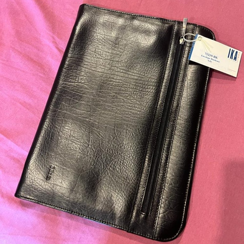 IKA BLACK LEATHER ENVELOPE STYLE COMPUTER CASE - NEW WITH TAG